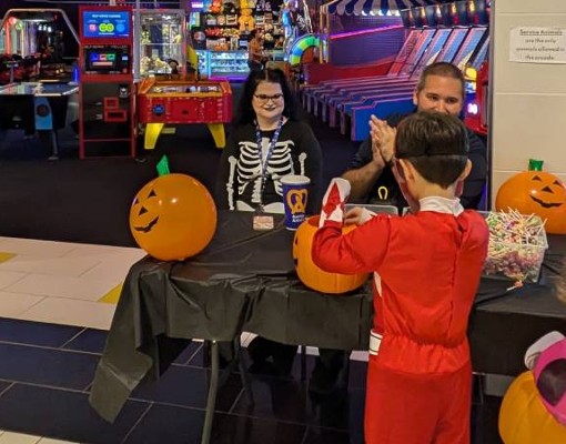 halloween trick or treating at aviation mall