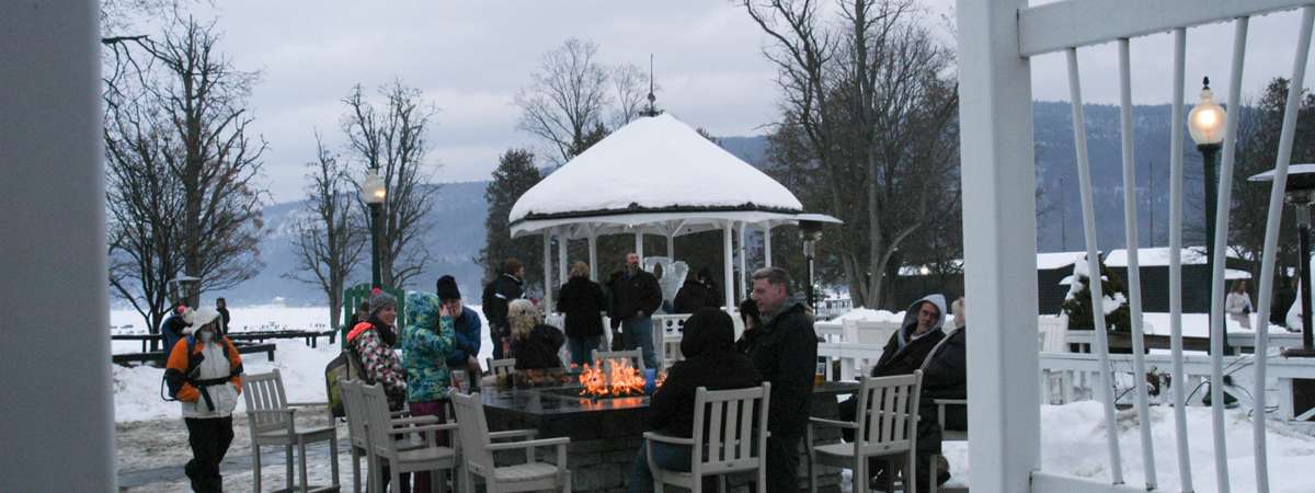 Outdoor Fire Pit Lounge