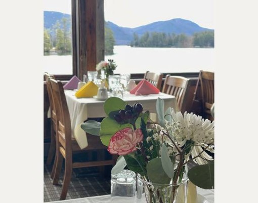 algonquin restaurant inside