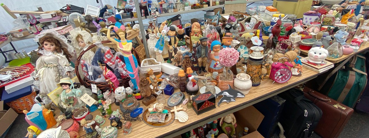 knicknacks and tchotchkes on a table