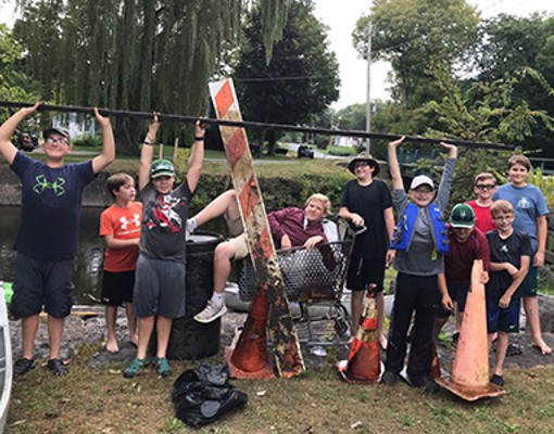 kids at volunteer event