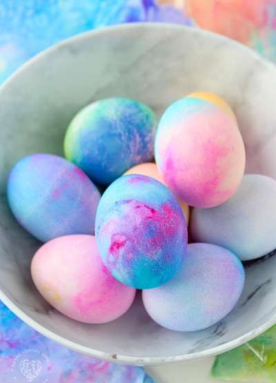 tie dyed easter eggs