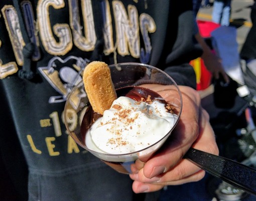 some kind of dessert sample