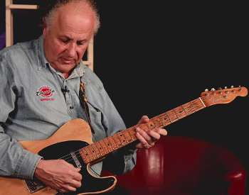 Arlen Roth