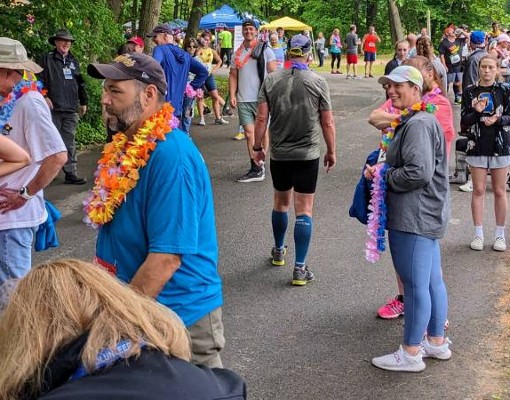 people at aloha 5k