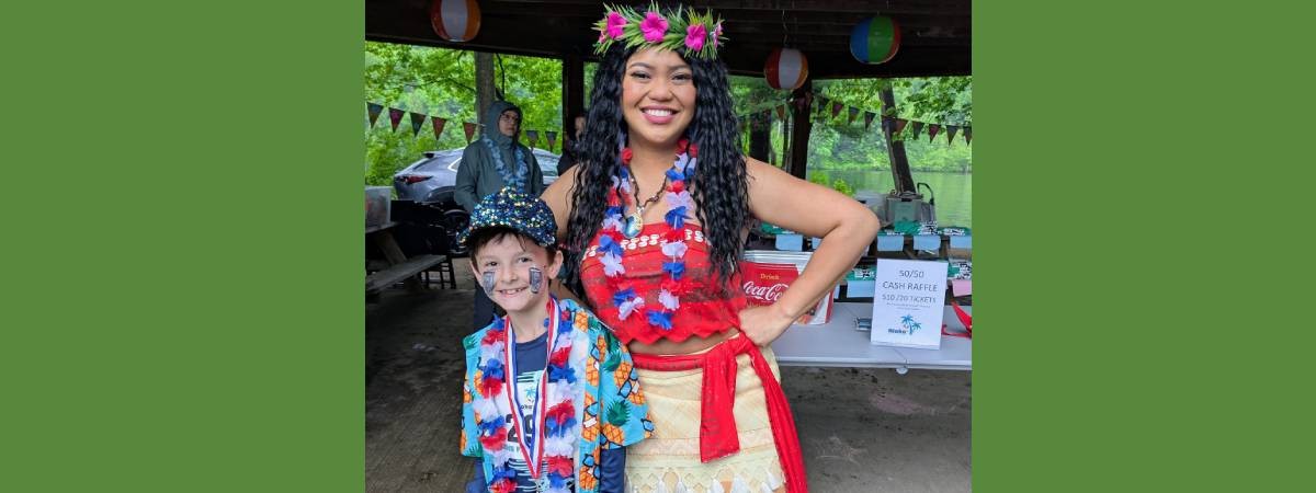 kid poses with moana