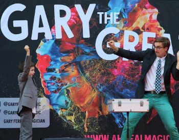 Gary the Great performing