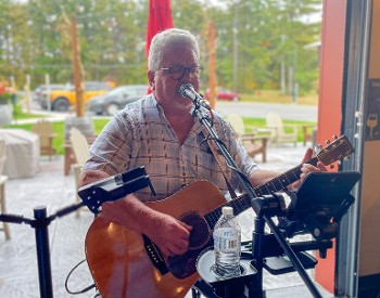 Live Music Series: Featuring Dave Moore