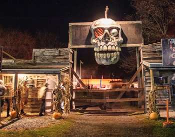 haunted hayrides entrance