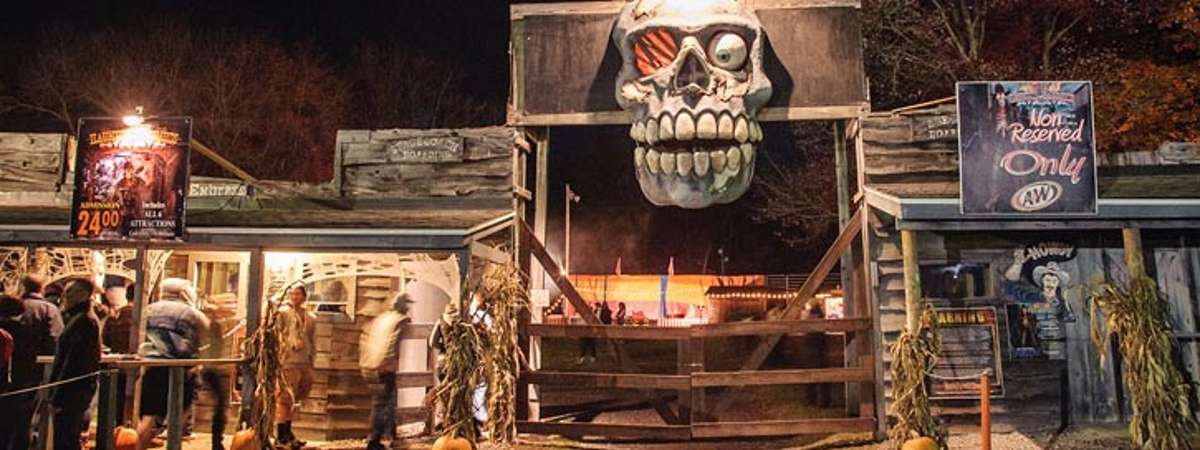 haunted hayrides entrance