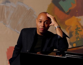 Aaron Diehl, piano