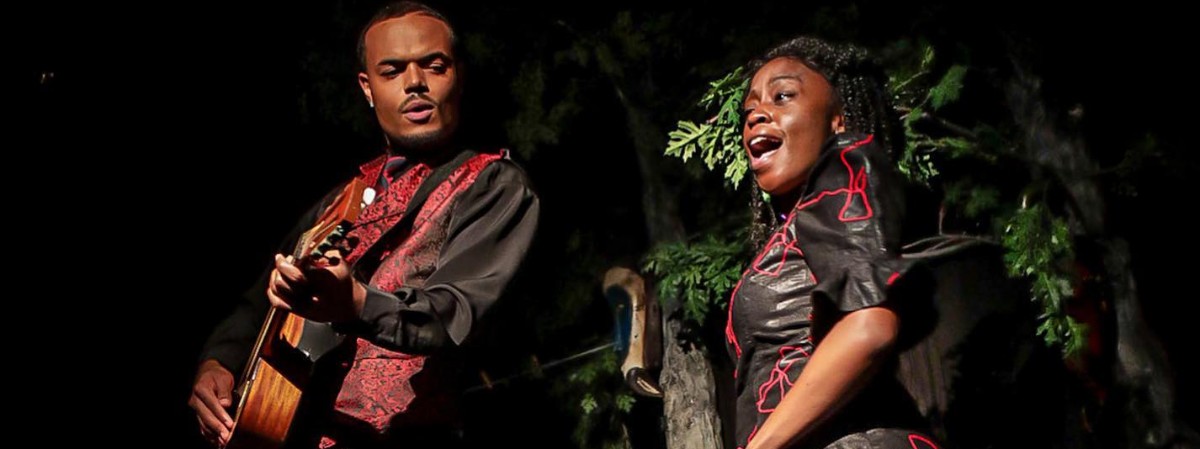 Two performers dance and sing Flamenco