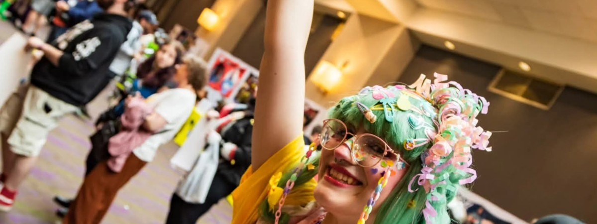 saratoga comic con characters