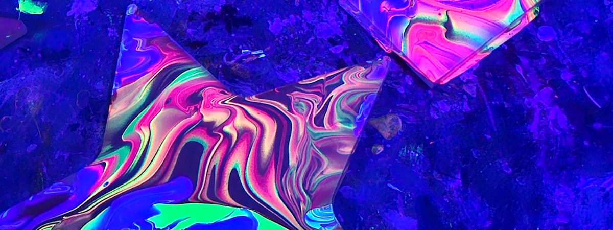 fluid art blacklight