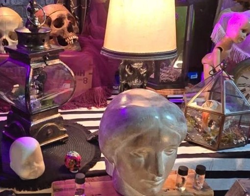 spooky decor