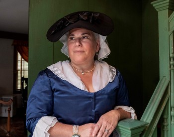 Sandy Spector as Martha Washington