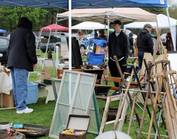 outdoor flea market