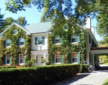 743 North Broadway