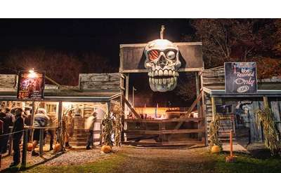 haunted hayrides entrance