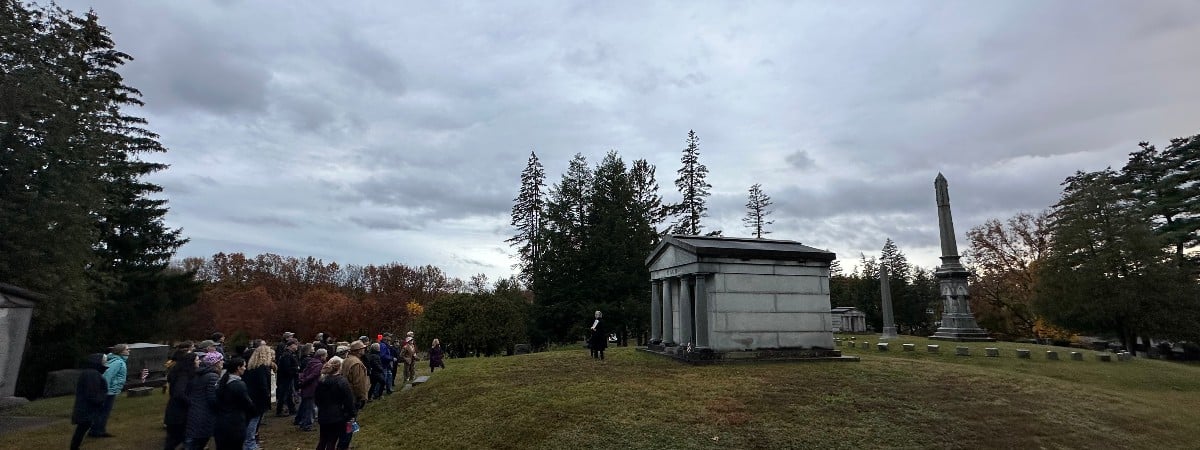 twilight cemetery tour