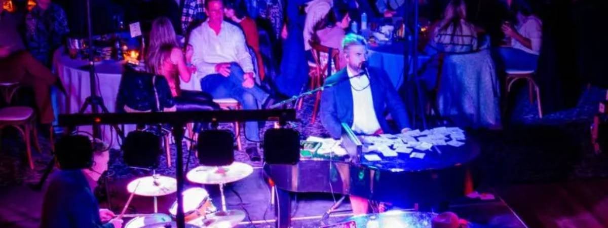 dueling pianos at fort william henry