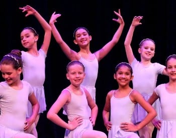 SSYB dancers, picture by Susan Blackburn