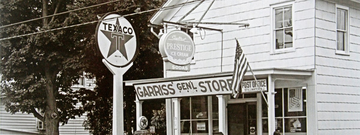 Garris Gas Station,  George Tice