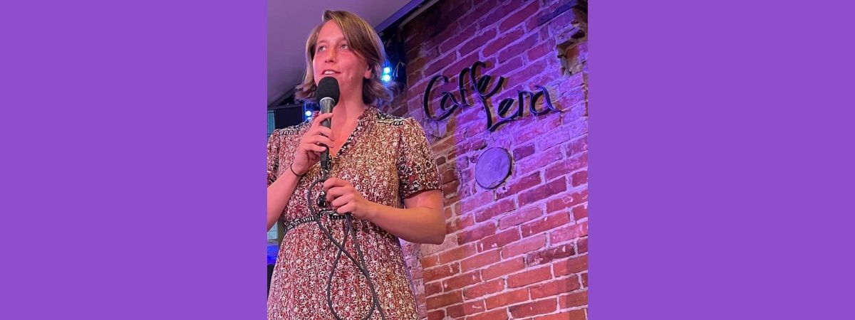 Photo of local 518 musician, Carolyn Shapiro, hosting the Caff&egrave; Lena Open Mic
