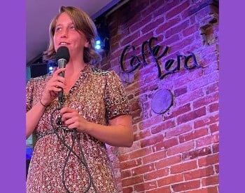 Photo of local 518 musician, Carolyn Shapiro, hosting the Caff&egrave; Lena Open Mic