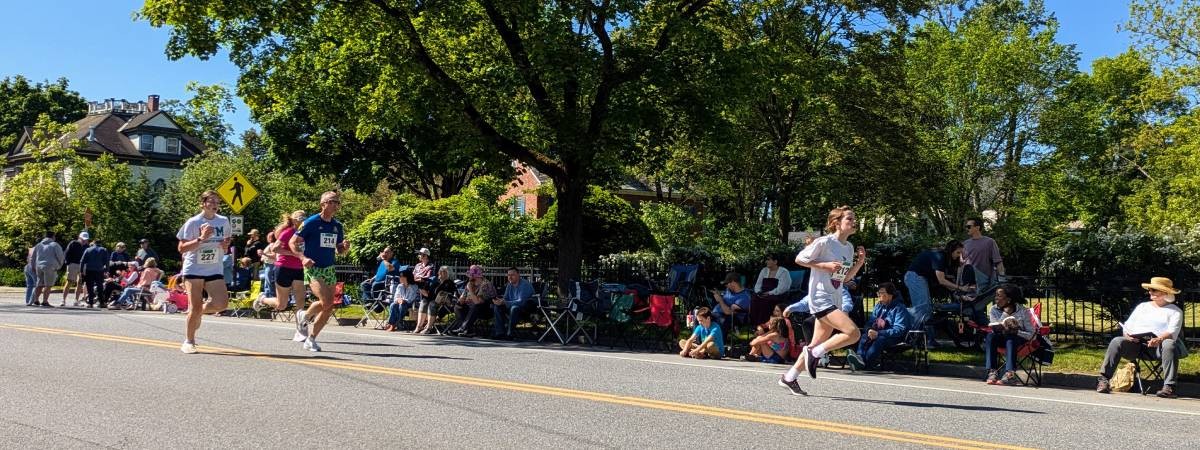memorial mile runners
