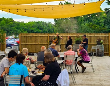 Live music on the outdoor terrace at Artisanal Brew Works restaurant in Saratoga Springs on Friday night