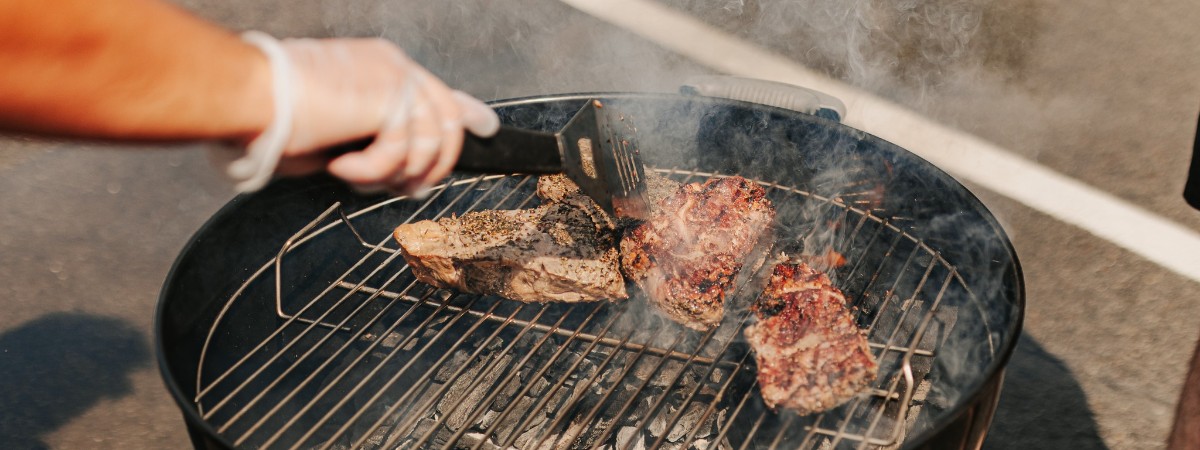 hand BBQing