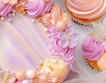 decorated cake