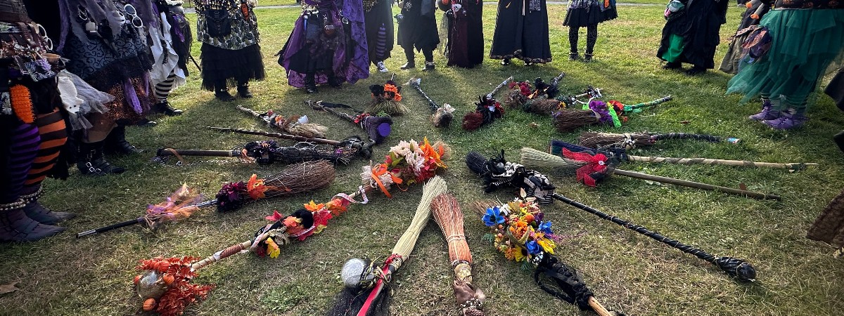 https://5th-annual-WitchWalk-Dance.eventbrite.com Witch Walk SOSA Witch Way Wanderers