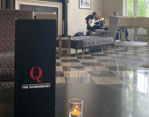 queensbury hotel jazz in the lobby