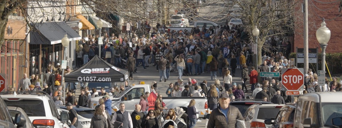 crowd at chowderfest