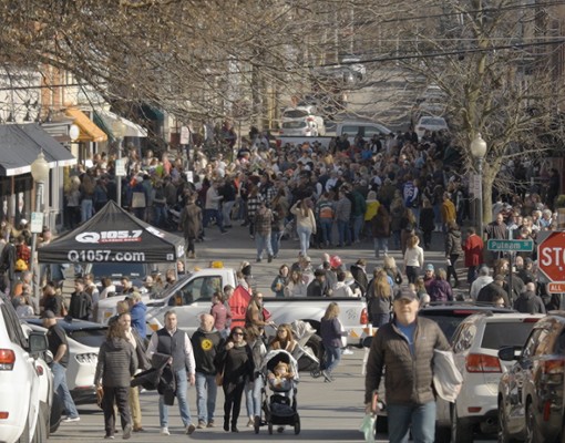 crowd at chowderfest