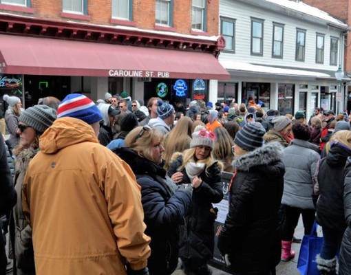 a crowd of people in city