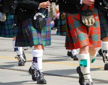 bagpipers in parade