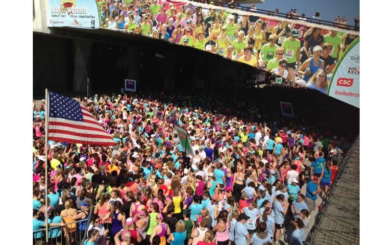 crowd of women running