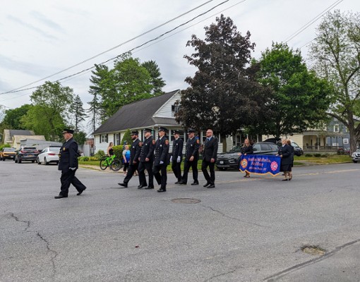 soldiers marching in parade
