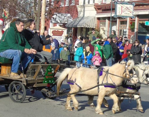 parade carriage with santa and horses