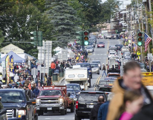 traffic and garage sales on side of the road