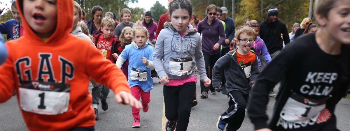kids running in a race