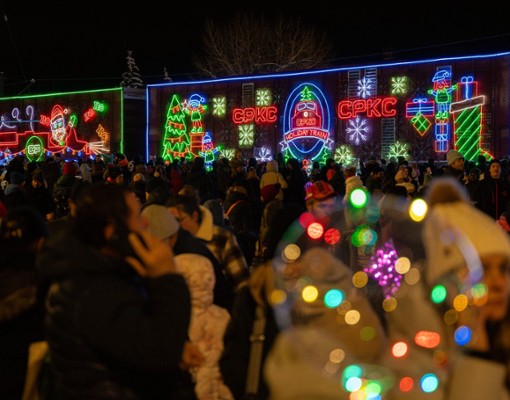 canadian pacific holiday train lit up at night