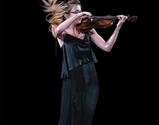 woman playing violin