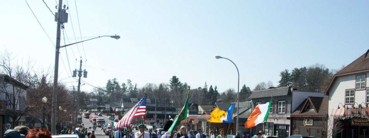 parade marchers during st patrick's day