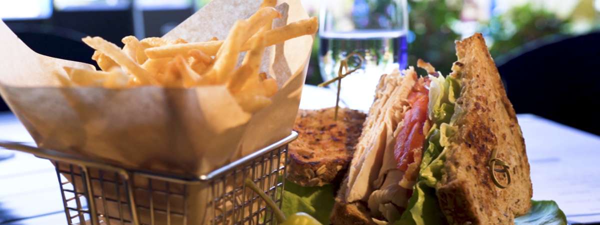 sandwich and french fries basket