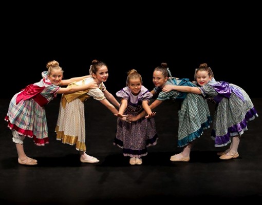 five ballet dancers