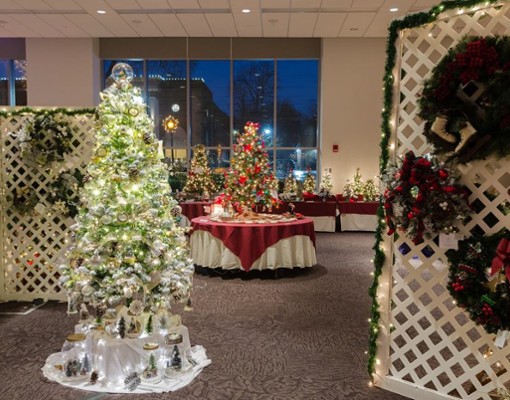 trees and holiday wreaths display